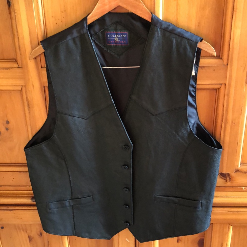 Coleman Outdoors 💯% Genuine Leather Men’s Vest Size Large